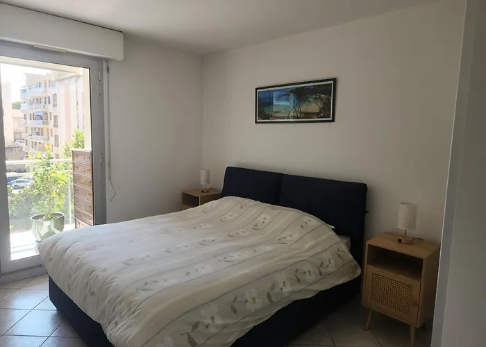 Les Fleurs Bleues 公寓